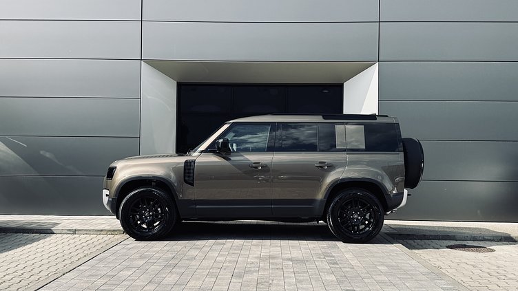 2025 SKLADOVÉ VOZIDLÁ Land Rover Defender 110 Gondwana Stone D200 S