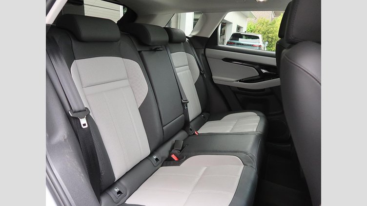 2024 認定中古車 Land Rover Range Rover Evoque アロイオスグレイ D200マイルドハイブリッド（ディーゼル） スタンダードホイールベース DYNAMIC SE