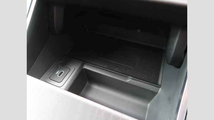 2024 認定中古車 Land Rover Range Rover Evoque アロイオスグレイ D200マイルドハイブリッド（ディーゼル） スタンダードホイールベース DYNAMIC SE