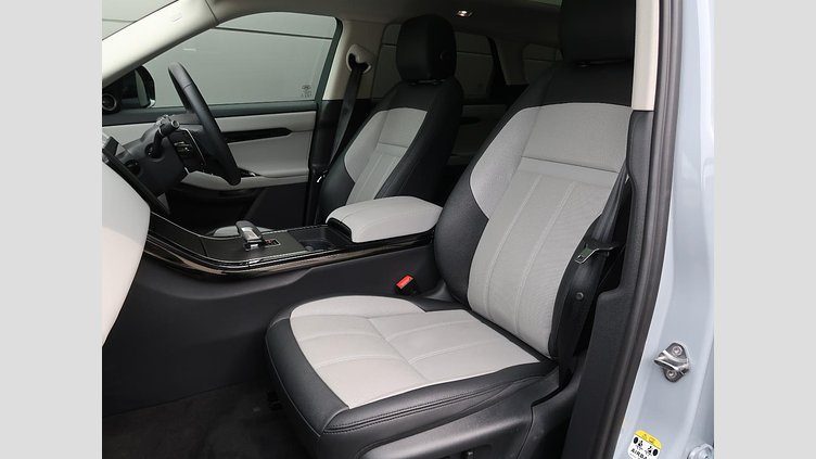 2024 認定中古車 Land Rover Range Rover Evoque アロイオスグレイ D200マイルドハイブリッド（ディーゼル） スタンダードホイールベース DYNAMIC SE