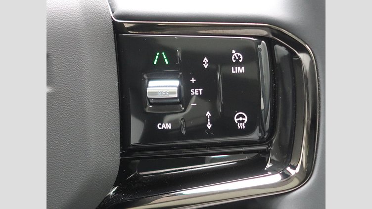 2024 認定中古車 Land Rover Range Rover Evoque アロイオスグレイ D200マイルドハイブリッド（ディーゼル） スタンダードホイールベース DYNAMIC SE