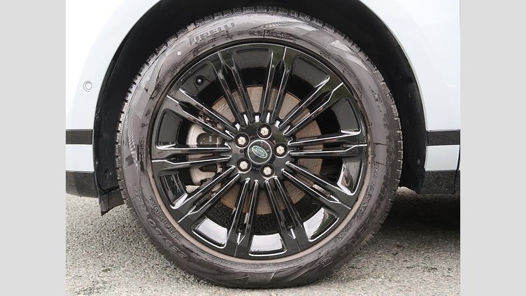 2024 認定中古車 Land Rover Range Rover Evoque アロイオスグレイ D200マイルドハイブリッド（ディーゼル） スタンダードホイールベース DYNAMIC SE