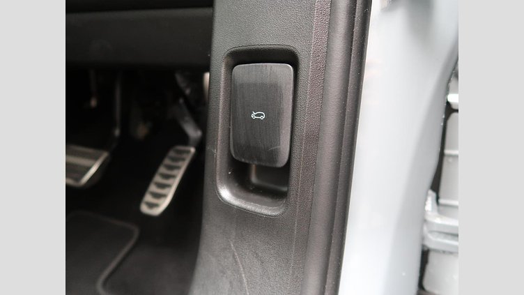 2024 認定中古車 Land Rover Range Rover Evoque アロイオスグレイ D200マイルドハイブリッド（ディーゼル） スタンダードホイールベース DYNAMIC SE