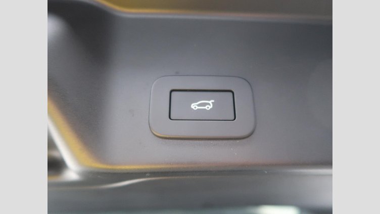 2024 認定中古車 Land Rover Range Rover Evoque アロイオスグレイ D200マイルドハイブリッド（ディーゼル） スタンダードホイールベース DYNAMIC SE