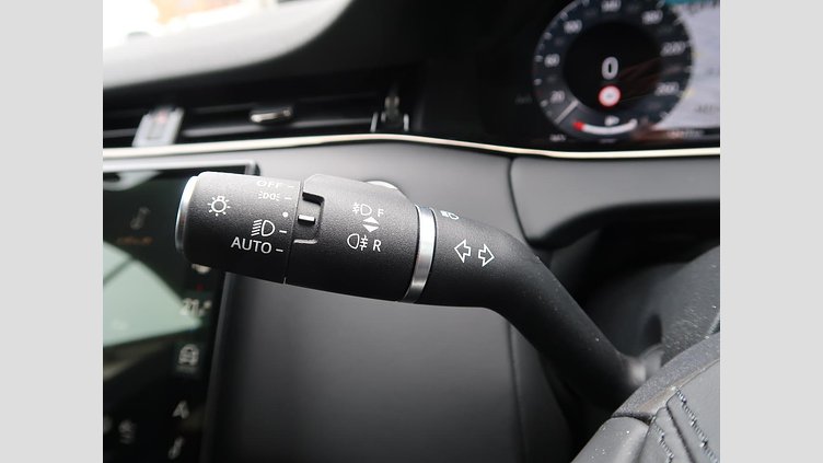 2023 認定中古車 Land Rover Range Rover Evoque トライベッカブルー P250（ガソリン） スタンダードホイールベース DYNAMIC HSE
