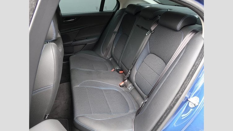 2016 認定中古車 Jaguar XE Bluefire Blue 259BHP KEI　NISHIKORI　エディション
