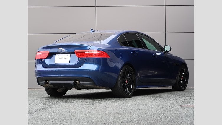 2016 認定中古車 Jaguar XE Bluefire Blue 259BHP KEI　NISHIKORI　エディション