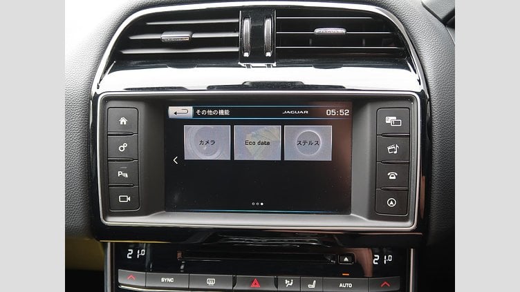 2016 認定中古車 Jaguar XE Bluefire Blue 259BHP KEI　NISHIKORI　エディション