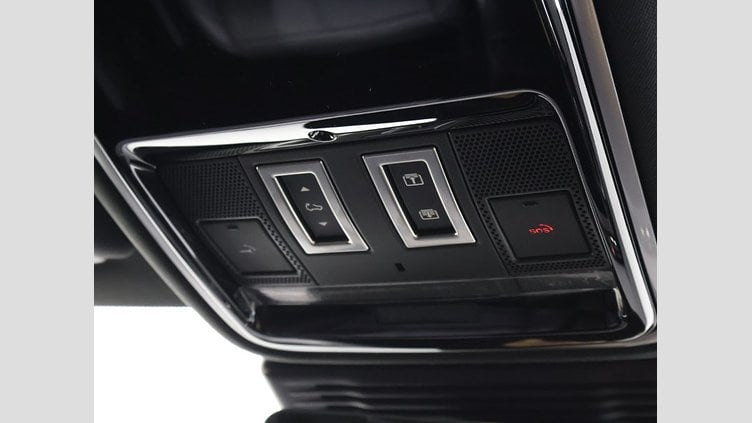 2024 認定中古車 Land Rover Range Rover Velar カルパチアングレイ D200マイルドハイブリッド（ディーゼル） Standard Wheelbase Dynamic SE