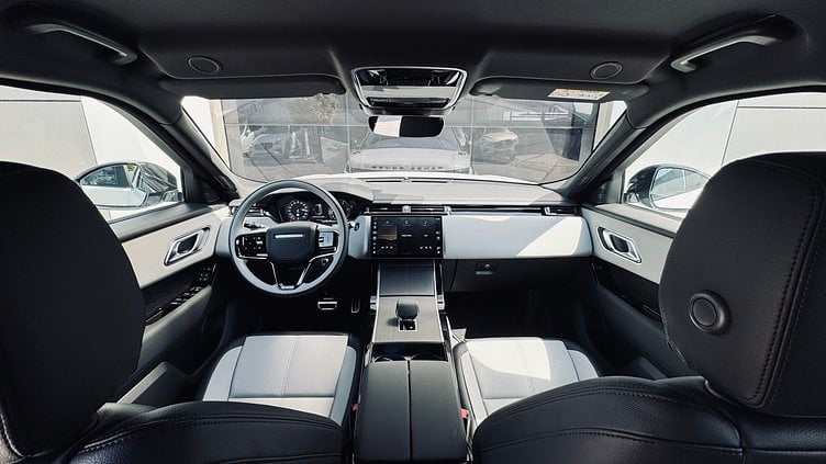 2025 SKLADOVÉ VOZIDLÁ Land Rover Range Rover Velar Ostuni Pearl White D200 Dynamic SE