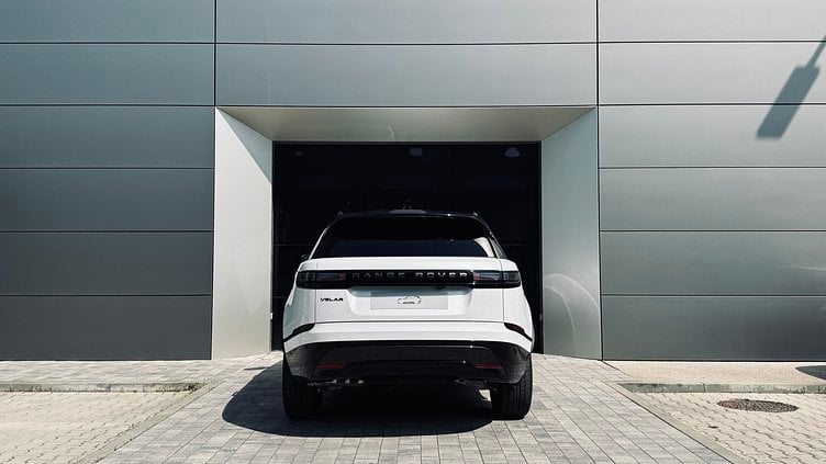 2025 SKLADOVÉ VOZIDLÁ Land Rover Range Rover Velar Ostuni Pearl White D200 Dynamic SE