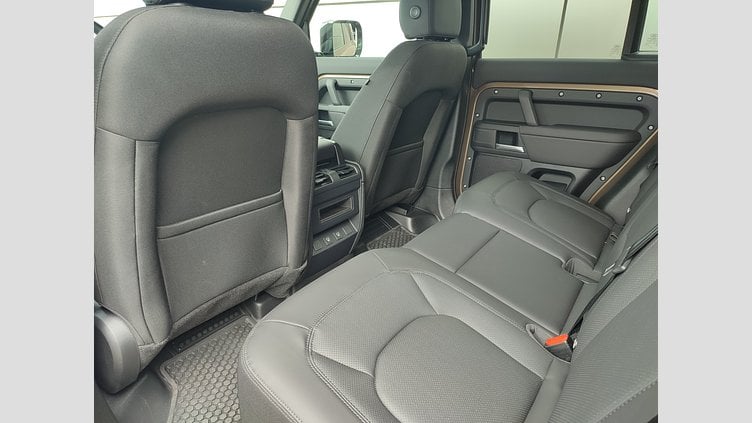 2025 Approved/Jazdené Land Rover Defender 110 Gondwana Stone 4x4 110 3.0D I6 D200 MHEV S A/T AWD