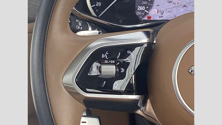 2023 認定中古車 Jaguar F-Pace フィレンツェレッド P250 AWD（オートマチック） S