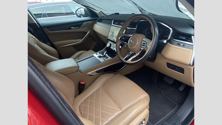 2023 認定中古車 Jaguar F-Pace フィレンツェレッド P250 AWD（オートマチック） S