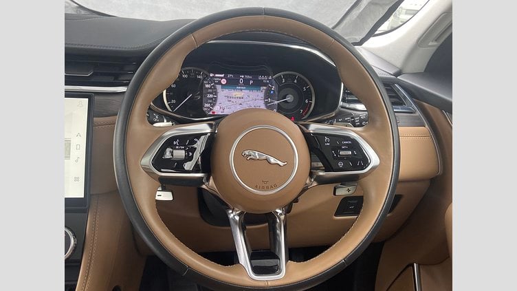2023 認定中古車 Jaguar F-Pace フィレンツェレッド P250 AWD（オートマチック） S
