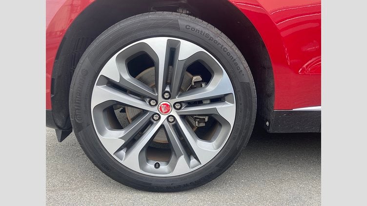 2023 認定中古車 Jaguar F-Pace フィレンツェレッド P250 AWD（オートマチック） S