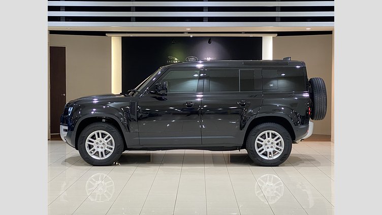 2024 認定中古車 Land Rover Defender 110 サントリーニブラック D300 AWD（AT） S