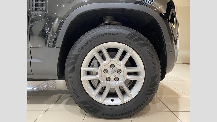 2024 認定中古車 Land Rover Defender 110 サントリーニブラック D300 AWD（AT） S