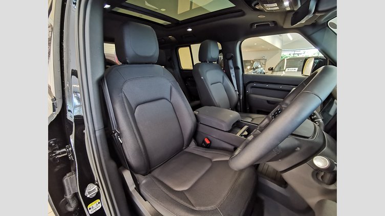 2023 認定中古車 Land Rover Defender 110 サントリーニブラック D300 AWD（AT） X-DYNAMIC SE