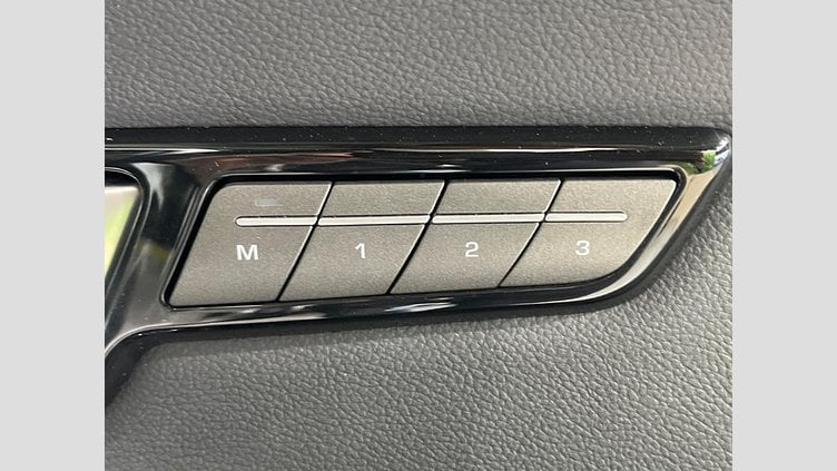 2019 認定中古車 Land Rover Range Rover Evoque Fuji White 2.0 litre i4P​ SEPlus