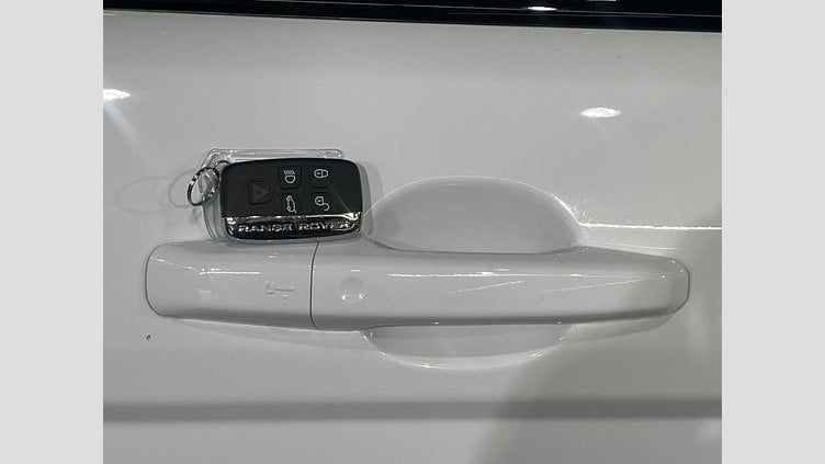 2019 認定中古車 Land Rover Range Rover Evoque Fuji White 2.0 litre i4P​ SEPlus