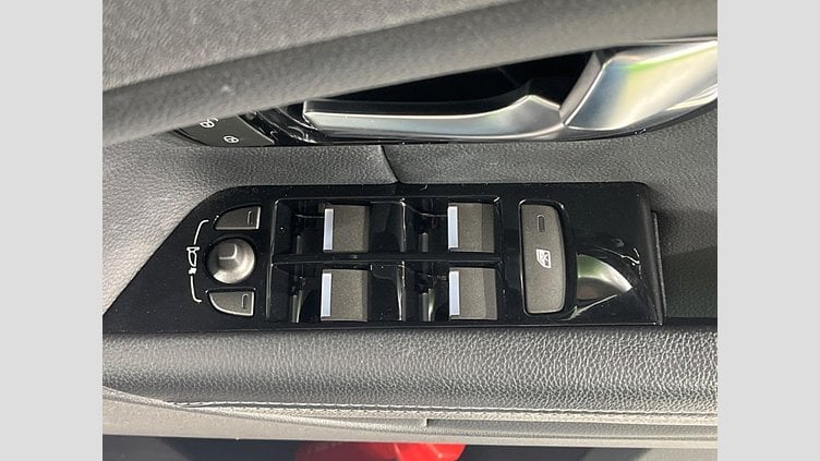 2019 認定中古車 Land Rover Range Rover Evoque Fuji White 2.0 litre i4P​ SEPlus