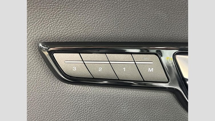 2019 認定中古車 Land Rover Range Rover Evoque Fuji White 2.0 litre i4P​ SEPlus