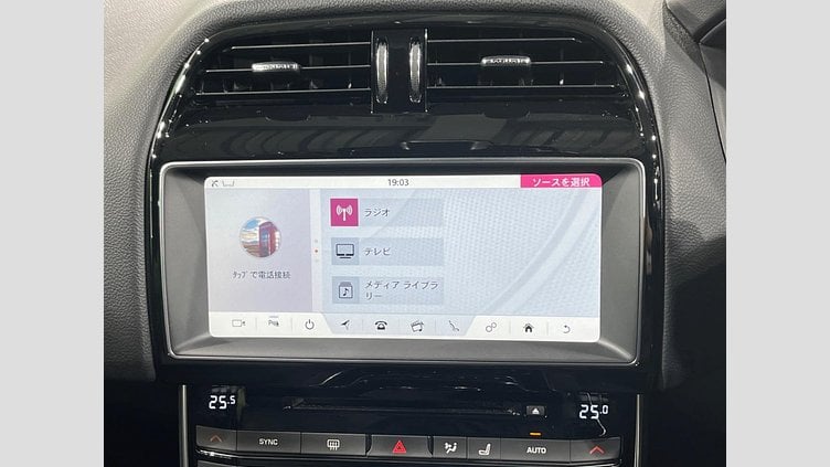 2018 認定中古車 Jaguar XE Yulong White ２WD（AT） プレステージ