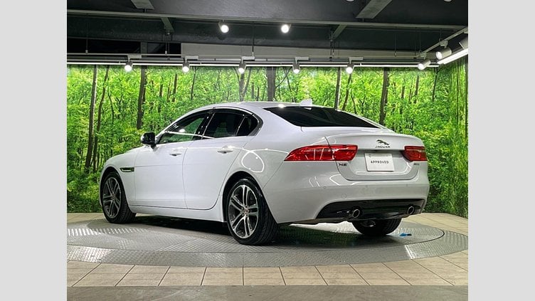 2018 認定中古車 Jaguar XE Yulong White ２WD（AT） プレステージ