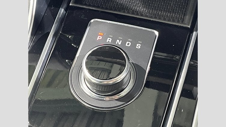 2018 認定中古車 Jaguar XE Yulong White ２WD（AT） プレステージ