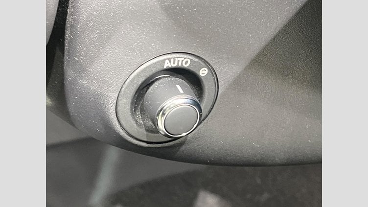 2018 認定中古車 Jaguar XE Yulong White ２WD（AT） プレステージ