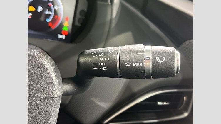 2018 認定中古車 Jaguar XE Yulong White ２WD（AT） プレステージ