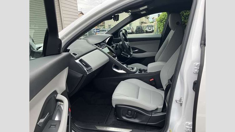 2024 認定中古車 Jaguar E-Pace オストゥーニパールホワイト D200マイルドハイブリッド（ディーゼル） R-DYNAMIC SE