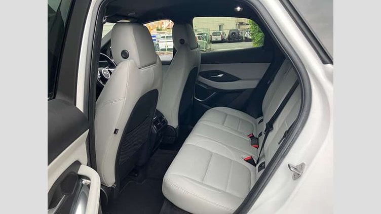 2024 認定中古車 Jaguar E-Pace オストゥーニパールホワイト D200マイルドハイブリッド（ディーゼル） R-DYNAMIC SE