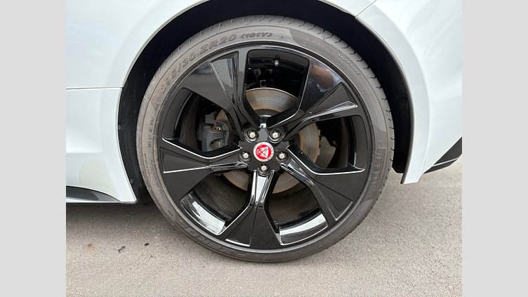 2021 認定中古車 Jaguar F-Type ユーロンホワイト P380 オートマチック 後輪駆動 F-TYPEクーペ R-DYNAMIC