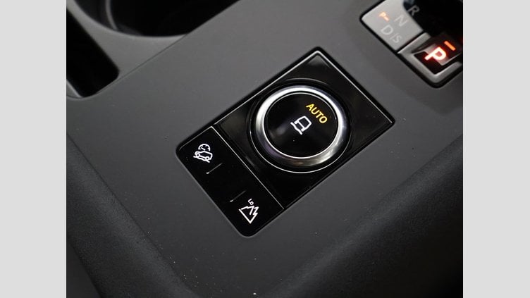 2024 認定中古車 Land Rover Discovery サントリーニブラック D300マイルドハイブリッド（ディーゼル） スタンダードホイールベース Metropolitan Edition