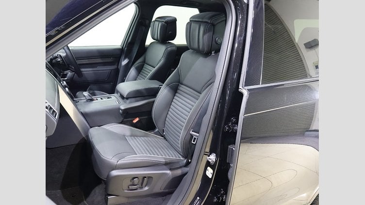 2024 認定中古車 Land Rover Discovery サントリーニブラック D300マイルドハイブリッド（ディーゼル） スタンダードホイールベース Metropolitan Edition