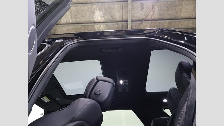 2024 認定中古車 Land Rover Discovery サントリーニブラック D300マイルドハイブリッド（ディーゼル） スタンダードホイールベース Metropolitan Edition