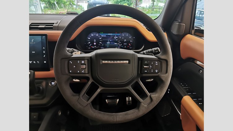 2024 認定中古車 Land Rover Defender 110 サントリーニブラック P525 AWD (AT) V8