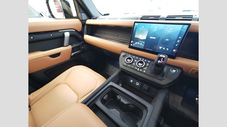 2024 認定中古車 Land Rover Defender 110 サントリーニブラック P525 AWD (AT) V8