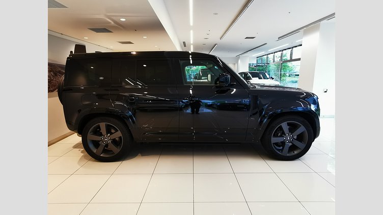 2024 認定中古車 Land Rover Defender 110 サントリーニブラック P525 AWD (AT) V8