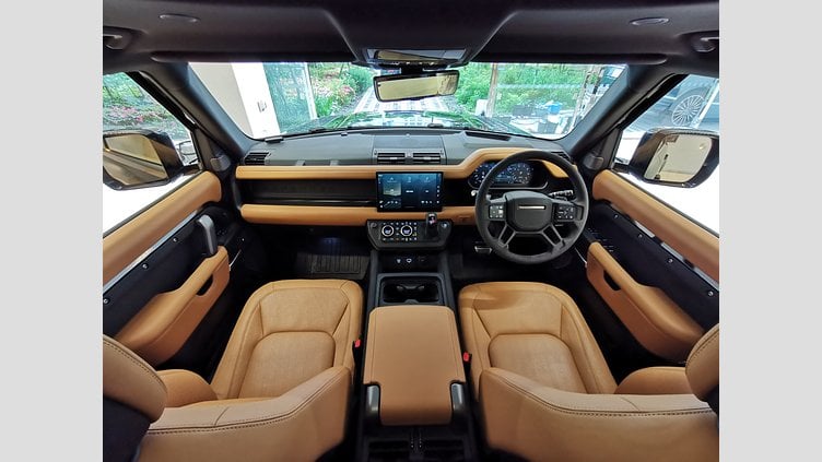 2024 認定中古車 Land Rover Defender 110 サントリーニブラック P525 AWD (AT) V8