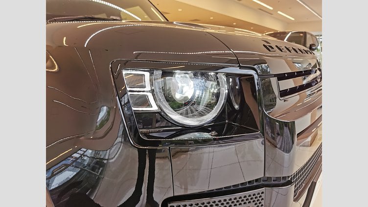 2024 認定中古車 Land Rover Defender 110 サントリーニブラック P525 AWD (AT) V8