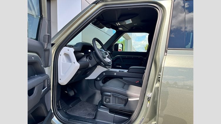 2025 SKLADOVÉ VOZIDLÁ Land Rover Defender 110 Zelená Pangea D200 MHEV AUTOMAT AWD  S