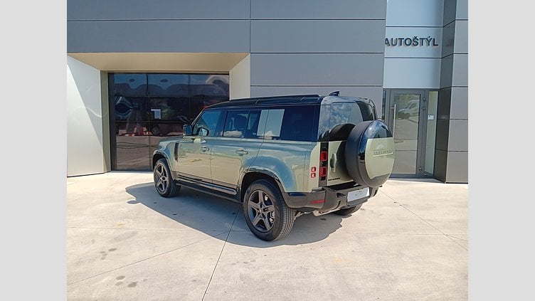 2025 SKLADOVÉ VOZIDLÁ Land Rover Defender 110 Pangea Green 3.0D MHEV 300PS  D300 MHEV X-Dynamic SE 