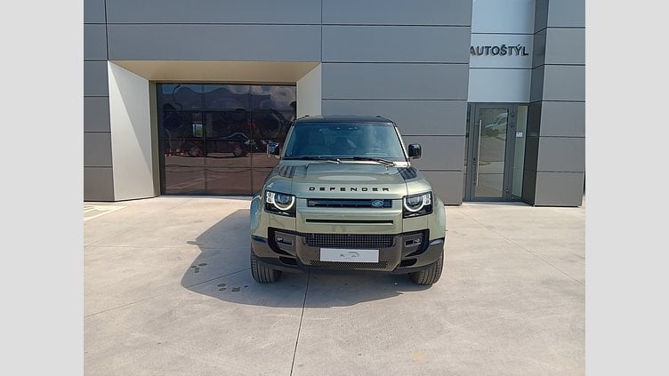 2025 SKLADOVÉ VOZIDLÁ Land Rover Defender 110 Pangea Green 3.0D MHEV 300PS  D300 MHEV X-Dynamic SE 