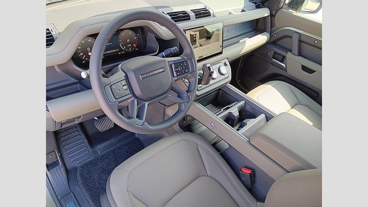 2025 SKLADOVÉ VOZIDLÁ Land Rover Defender 110 Pangea Green 3.0D MHEV 300PS  D300 MHEV X-Dynamic SE 