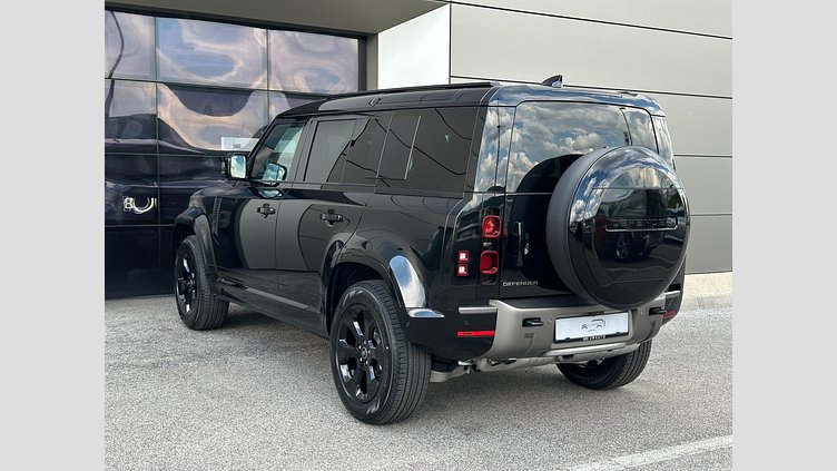 2025 SKLADOVÉ VOZIDLÁ Land Rover Defender 110 Čierna Santorini D200 AWD AUTOMAT MHEV X-Dynamic SE