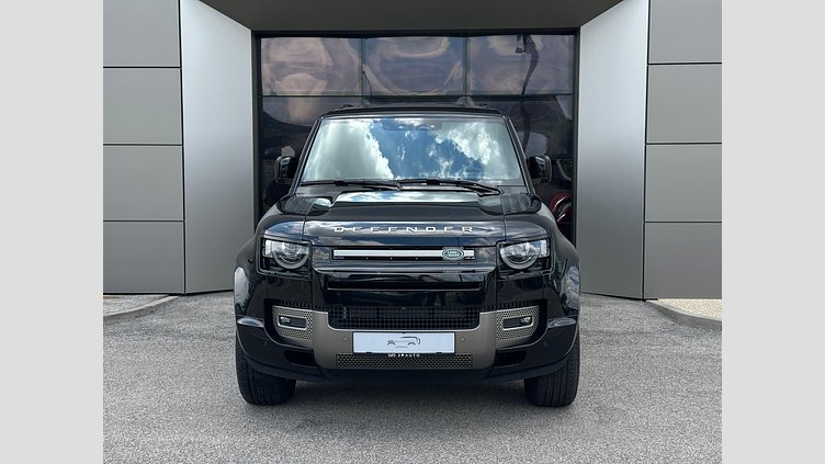 2025 SKLADOVÉ VOZIDLÁ Land Rover Defender 110 Čierna Santorini D200 AWD AUTOMAT MHEV X-Dynamic SE