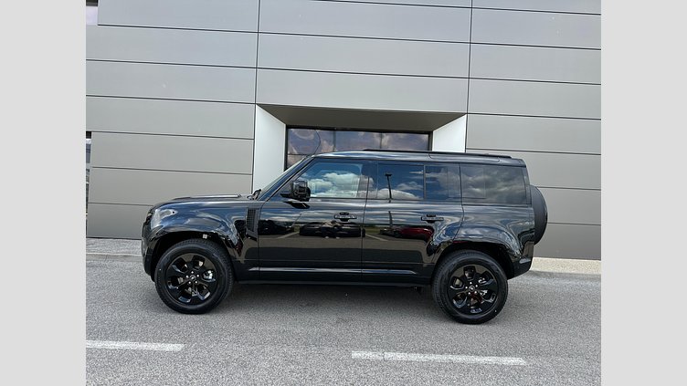 2025 SKLADOVÉ VOZIDLÁ Land Rover Defender 110 Čierna Santorini D200 AWD AUTOMAT MHEV X-Dynamic SE